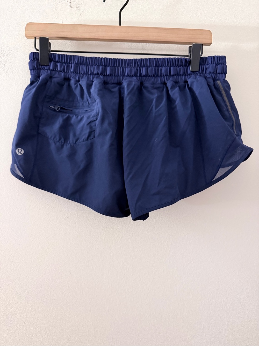 Lululemon navy blue Hotty hot shorts 8